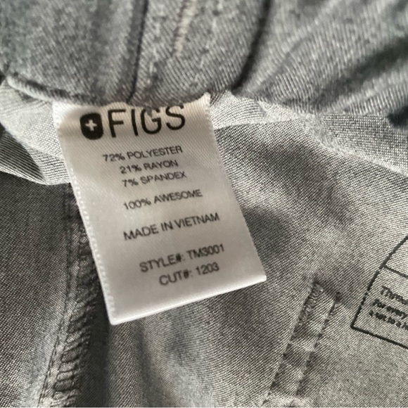 FIGS Technical Collection gray scrub pants size Large (H1) - Picture 5 of 6